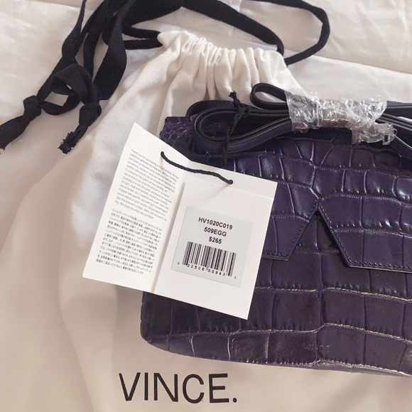 Vince Signatue V crocodile embossed leather purse with dust bag - Picture 6 of 8